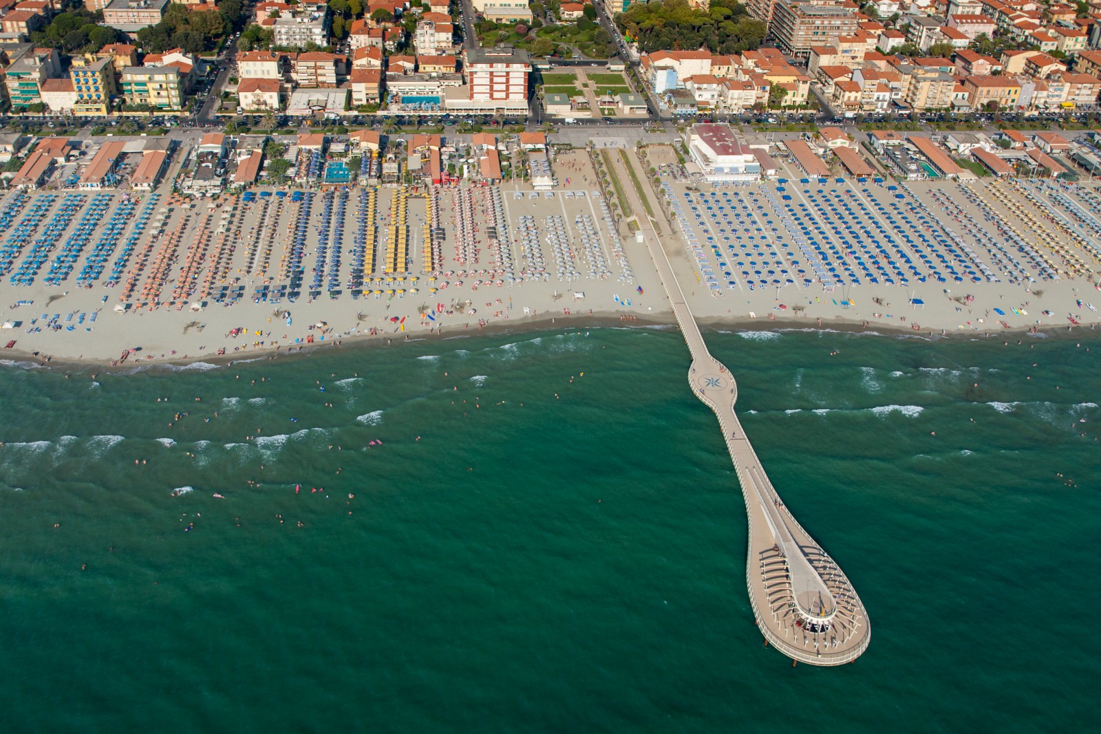Lido di Camaiore spiagge, cosa vedere e hotel consigliati Toscana.info